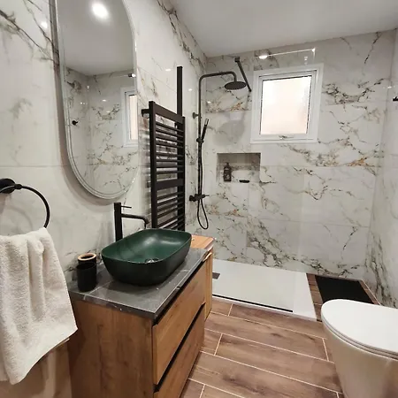 Renovated 2br Near Mackenzie - New Sunrise 105 * Larnaca